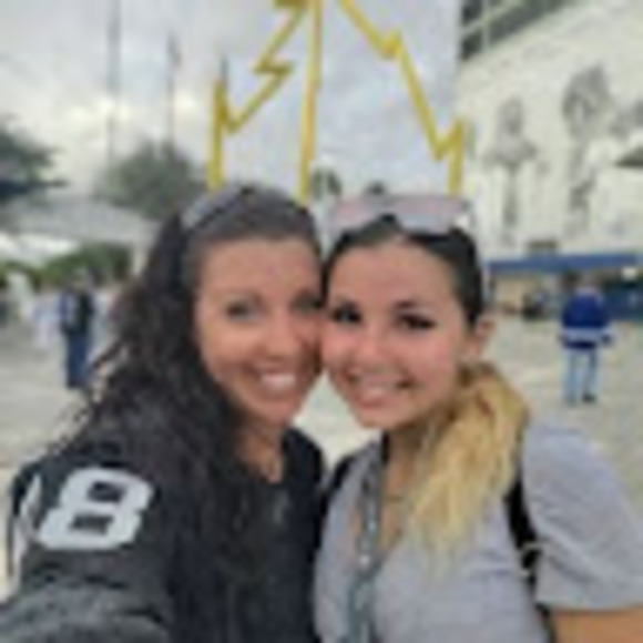 Meet your Posher, Erin - Picture 1 of 1